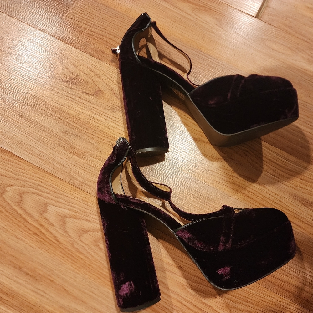 Zendaya x Tommy Hilfiger Velvet heels